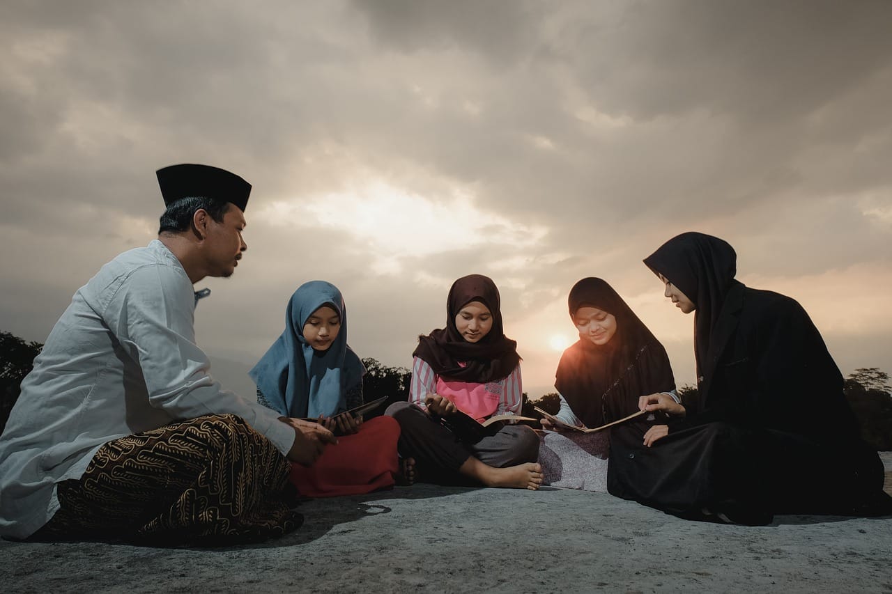 Menjadi Seorang Alim dalam Agama Lebih Agung dari Semua Gelar