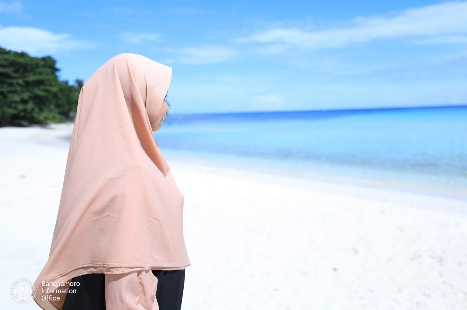 Bagaimana Hukum Perempuan Mencukur Seluruh Rambutnya Saat Ibadah Haji dan Umroh?