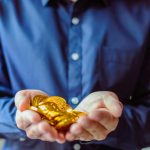 Menunaikan Zakat Untuk Keluarga