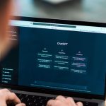 Gambar seseorang yang sedang menggunakan Chat GPT