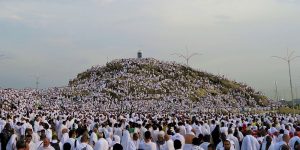 Jamaah Haji sedang melaksanakan wukuf di Arafah