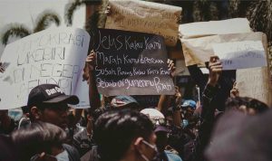 Ilustrasi foto Di Manakah Allah Ketika Kezaliman Terjadi